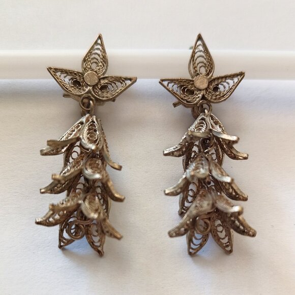 Vintage Filigree Clip Earrings Hand Crafted White Metal (Silver?) - Picture 9 of 9
